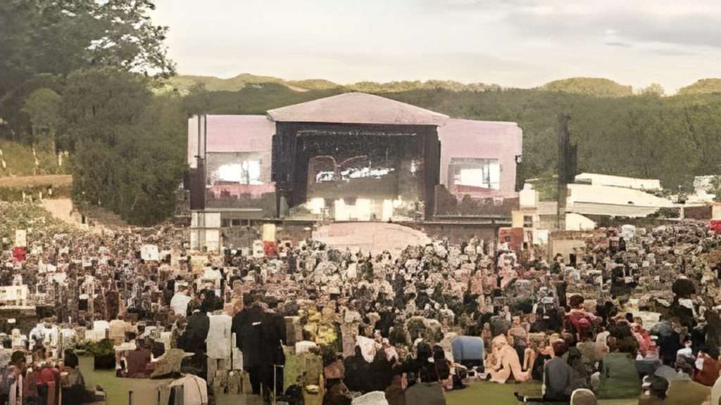 People enjoying Splendour in the Grass