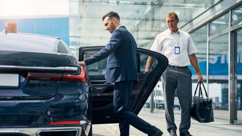 Gold Cost private airport transfers service for client