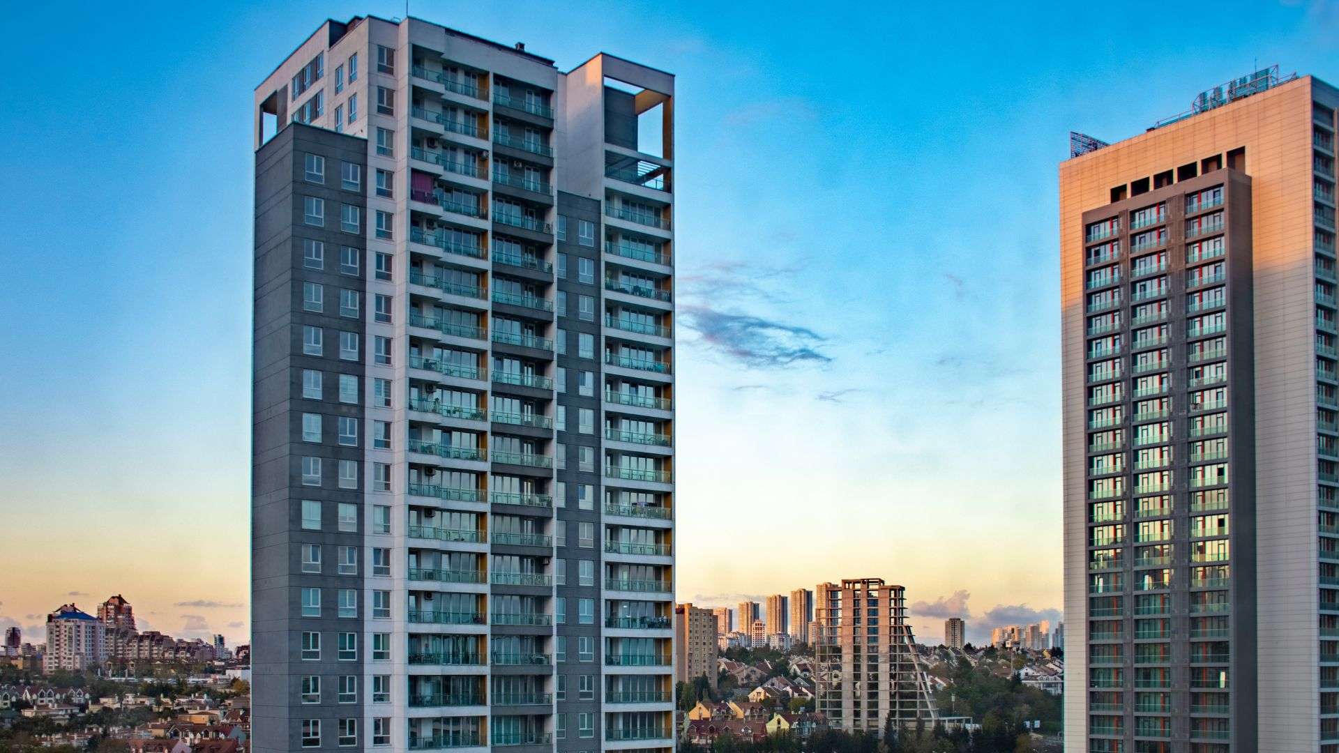 Meriton luxury apartments